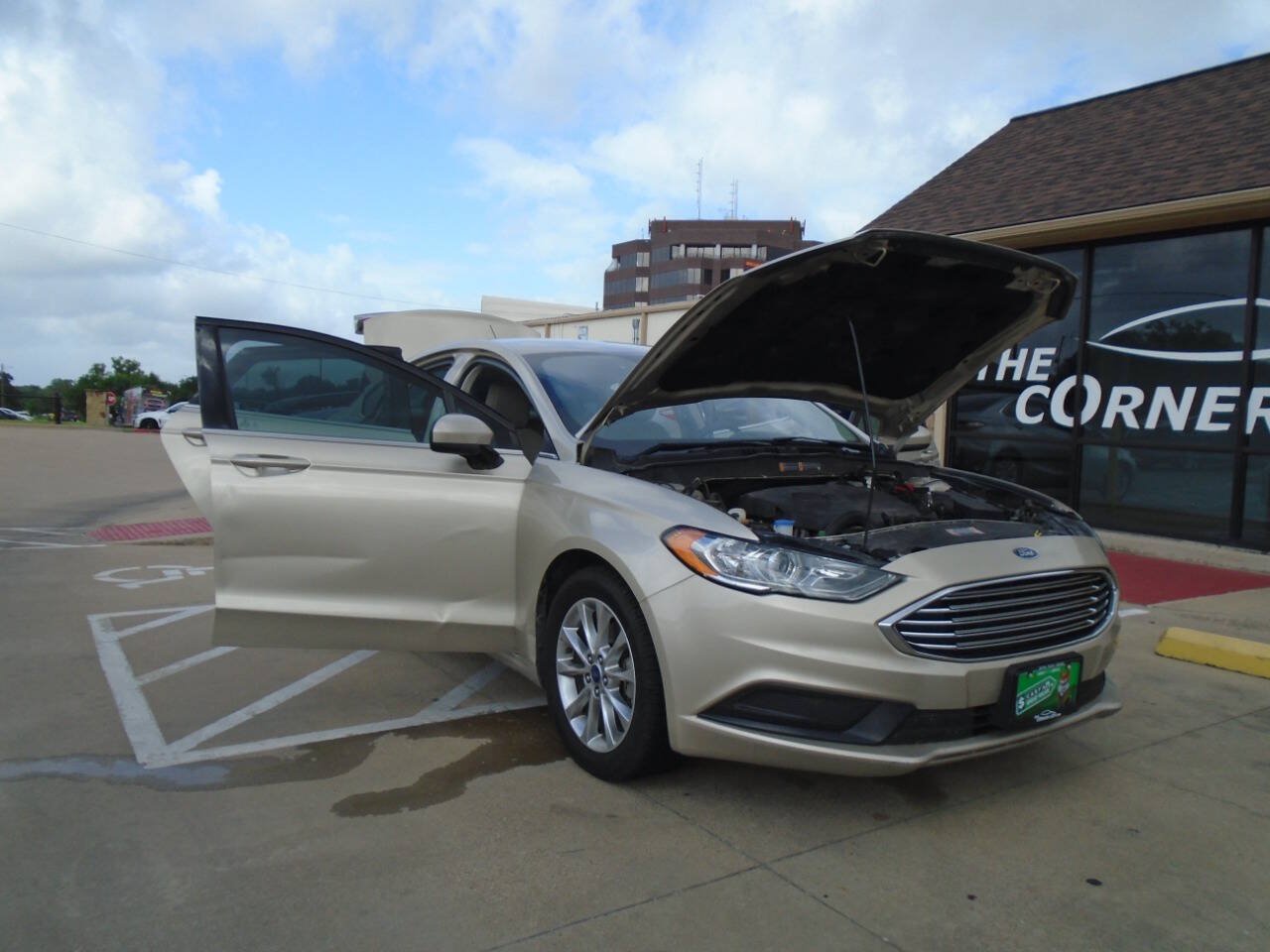 Used 2017 Ford Fusion SE FWD image 20