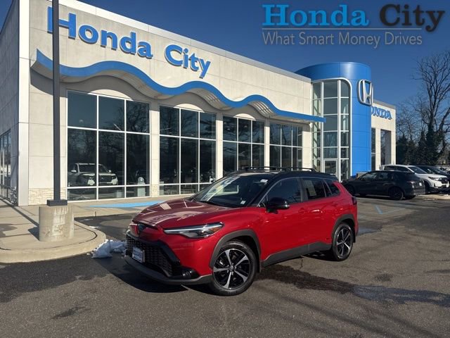 Used 2024 Toyota Corolla Cross XSE image 1