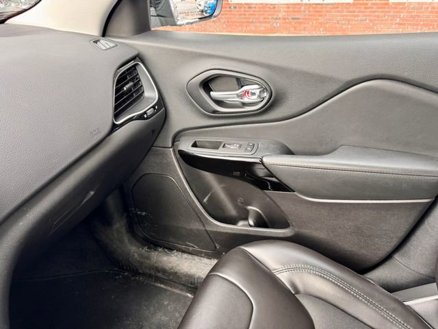Used 2021 Jeep Cherokee Latitude Plus image 15