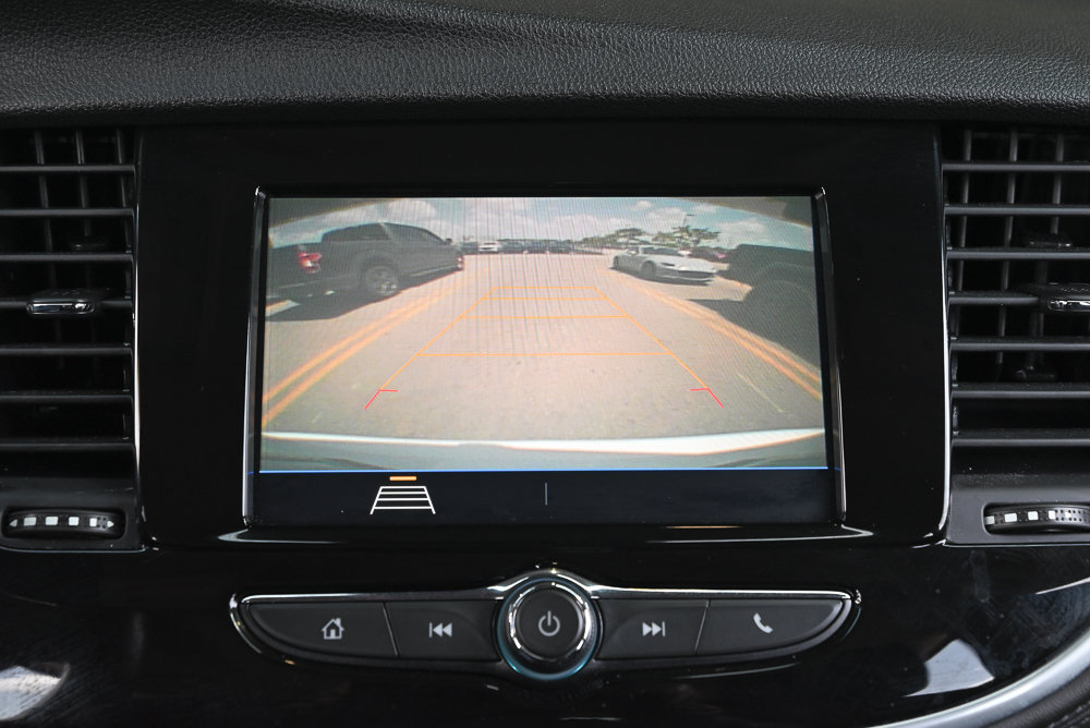 Used 2022 Buick Encore Preferred w/ Safety Package FWD image 27