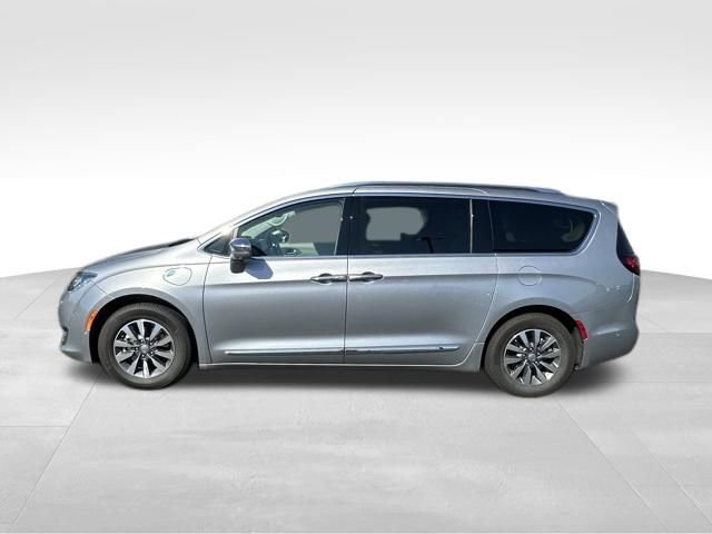 Used 2020 Chrysler Pacifica Limited w/ Advanced Safetytec Group FWD image 3