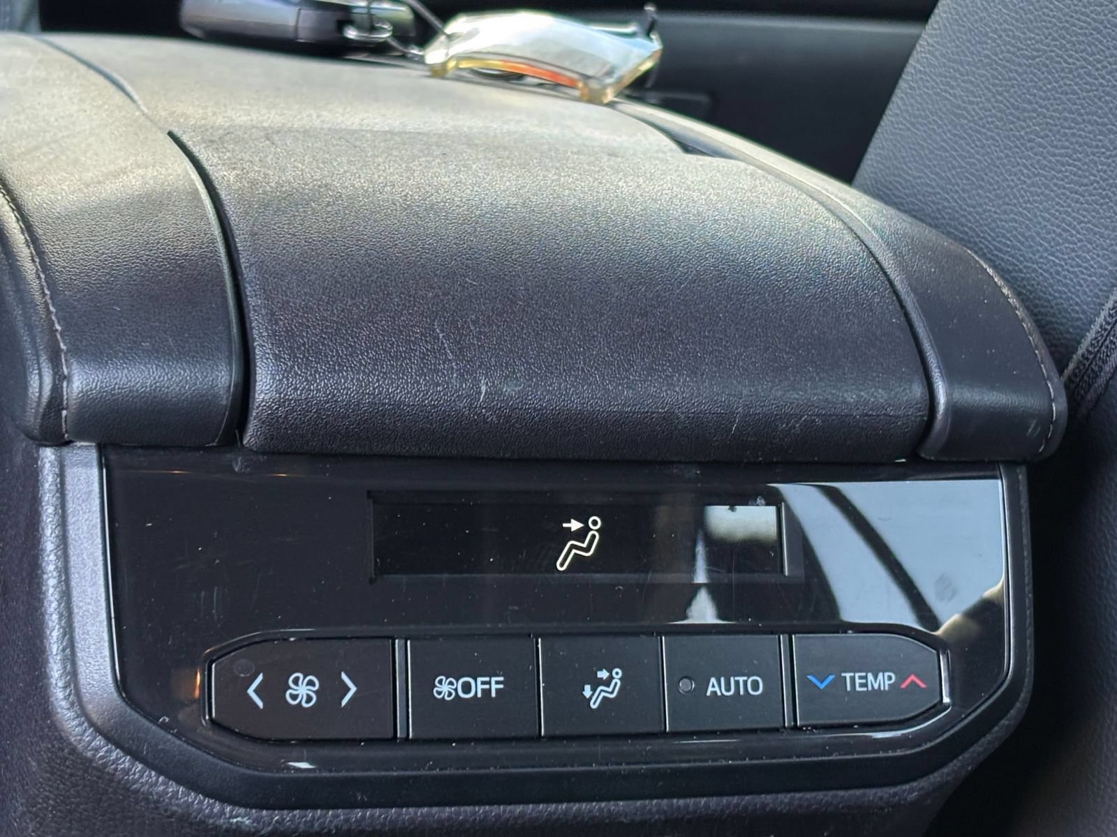 Used 2025 Toyota Highlander XSE AWD/4WD image 20