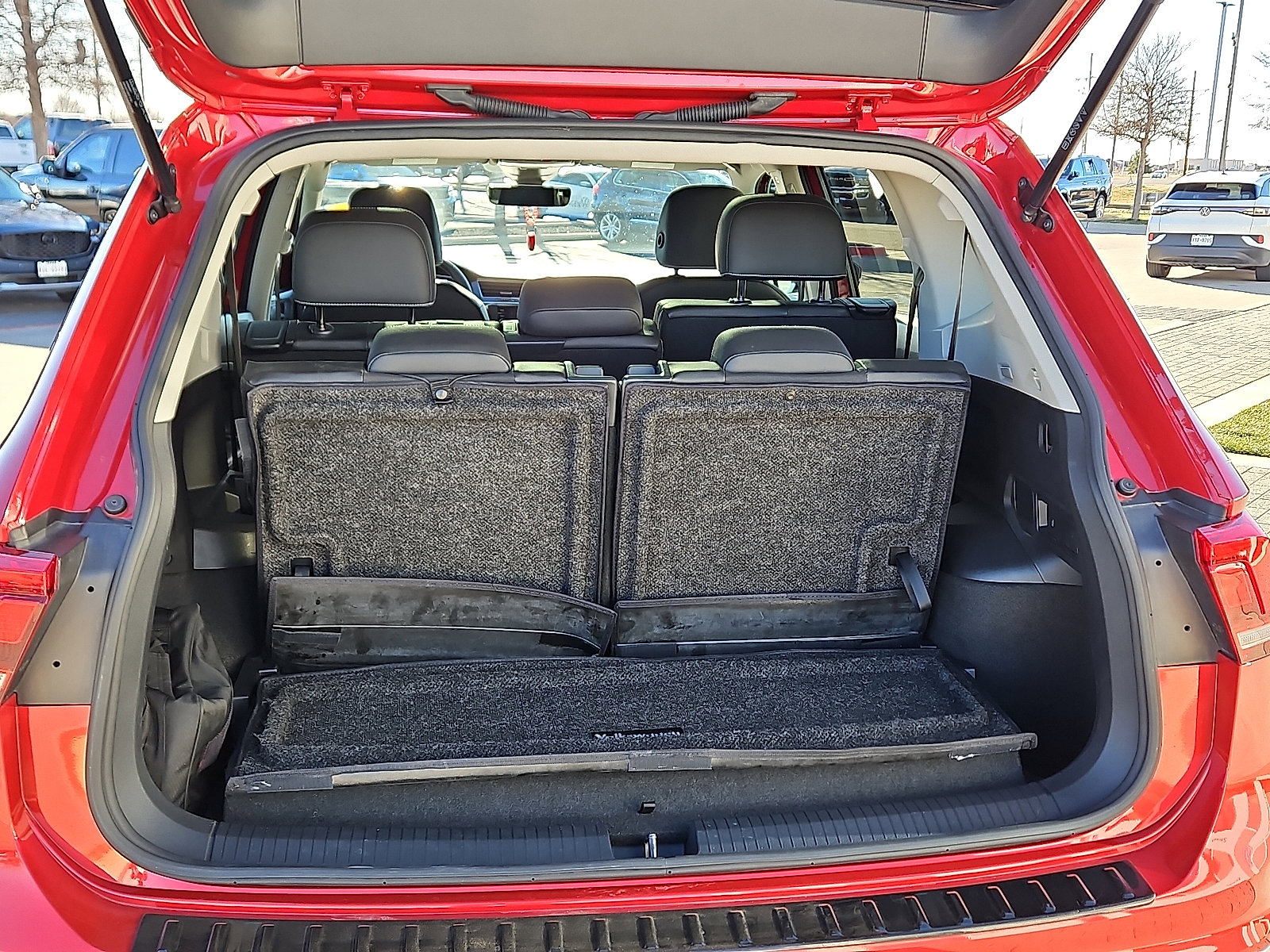 Certified 2023 Volkswagen Tiguan SE w/ Panoramic Sunroof Package image 6