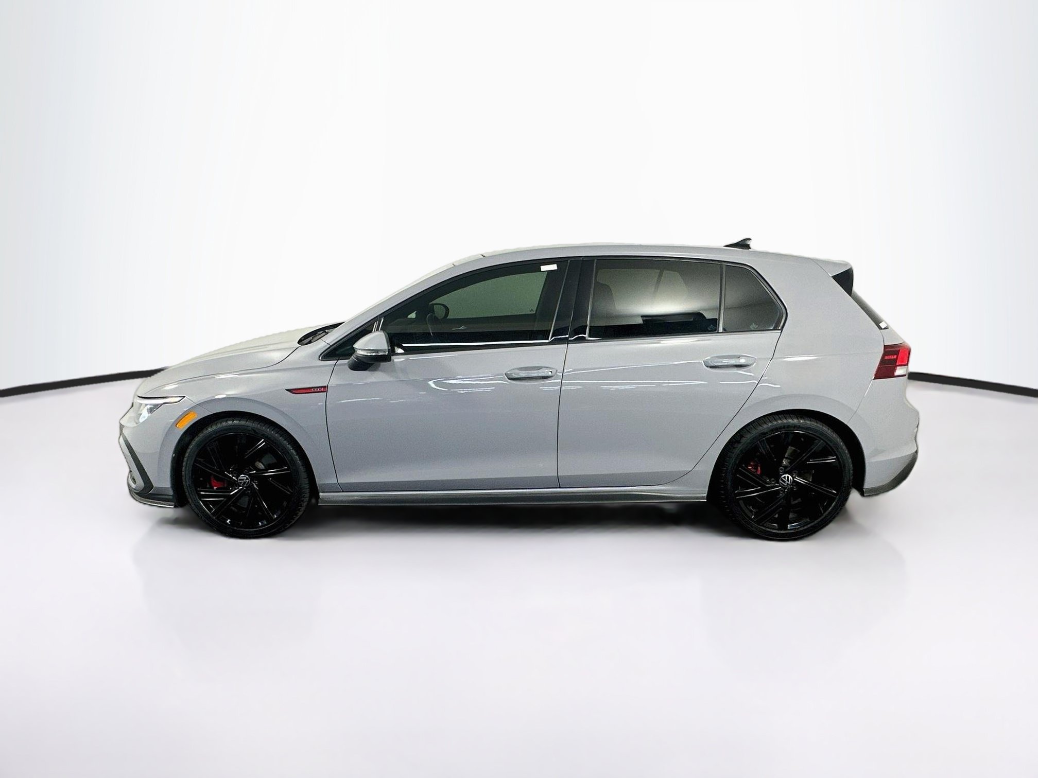 Used 2022 Volkswagen GTI SE FWD image 4