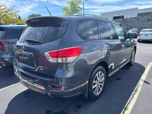 Used 2013 Nissan Pathfinder SV AWD/4WD image 4