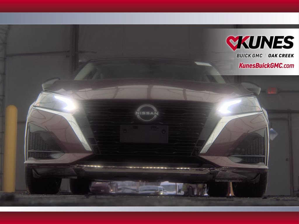 Used 2024 Nissan Altima 2.5 SV image 4