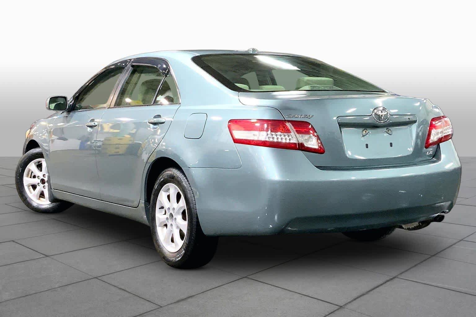 Used 2011 Toyota Camry LE w/ LE Extra-Value Pkg image 11