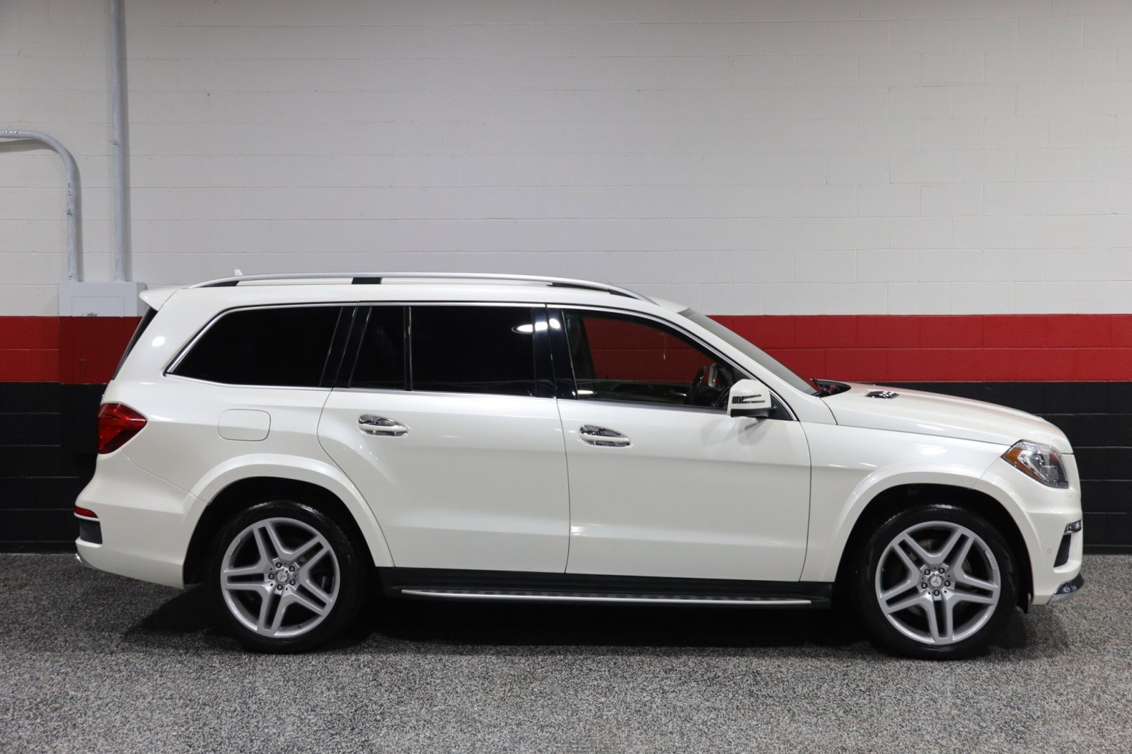 Used 2013 Mercedes-Benz GL 550 4MATIC AMG Sport 4dr Suv image 7