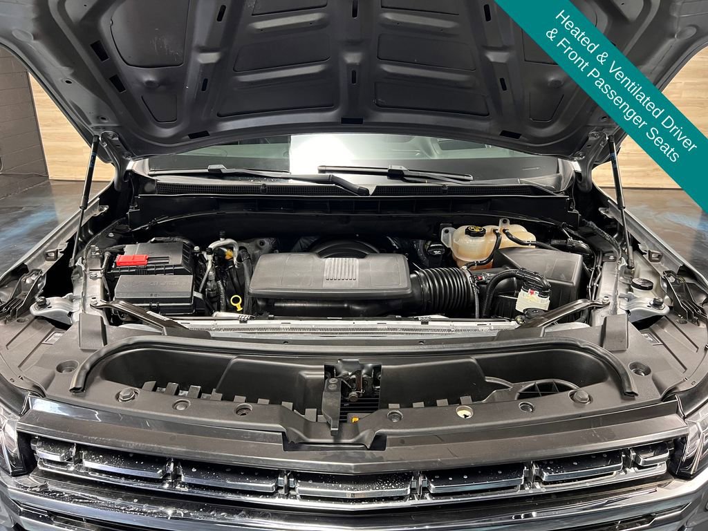 Used 2023 Chevrolet Suburban Premier AWD/4WD image 17