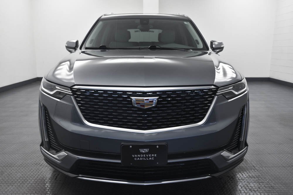 Used 2022 Cadillac XT6 Premium Luxury image 2