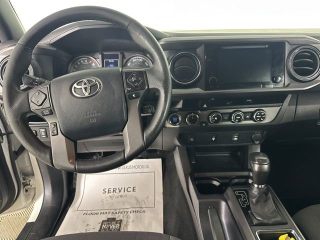Used 2016 Toyota Tacoma TRD Sport AWD/4WD image 13