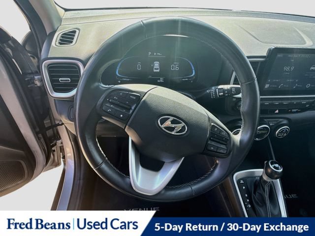 Used 2024 Hyundai Venue SEL FWD image 15