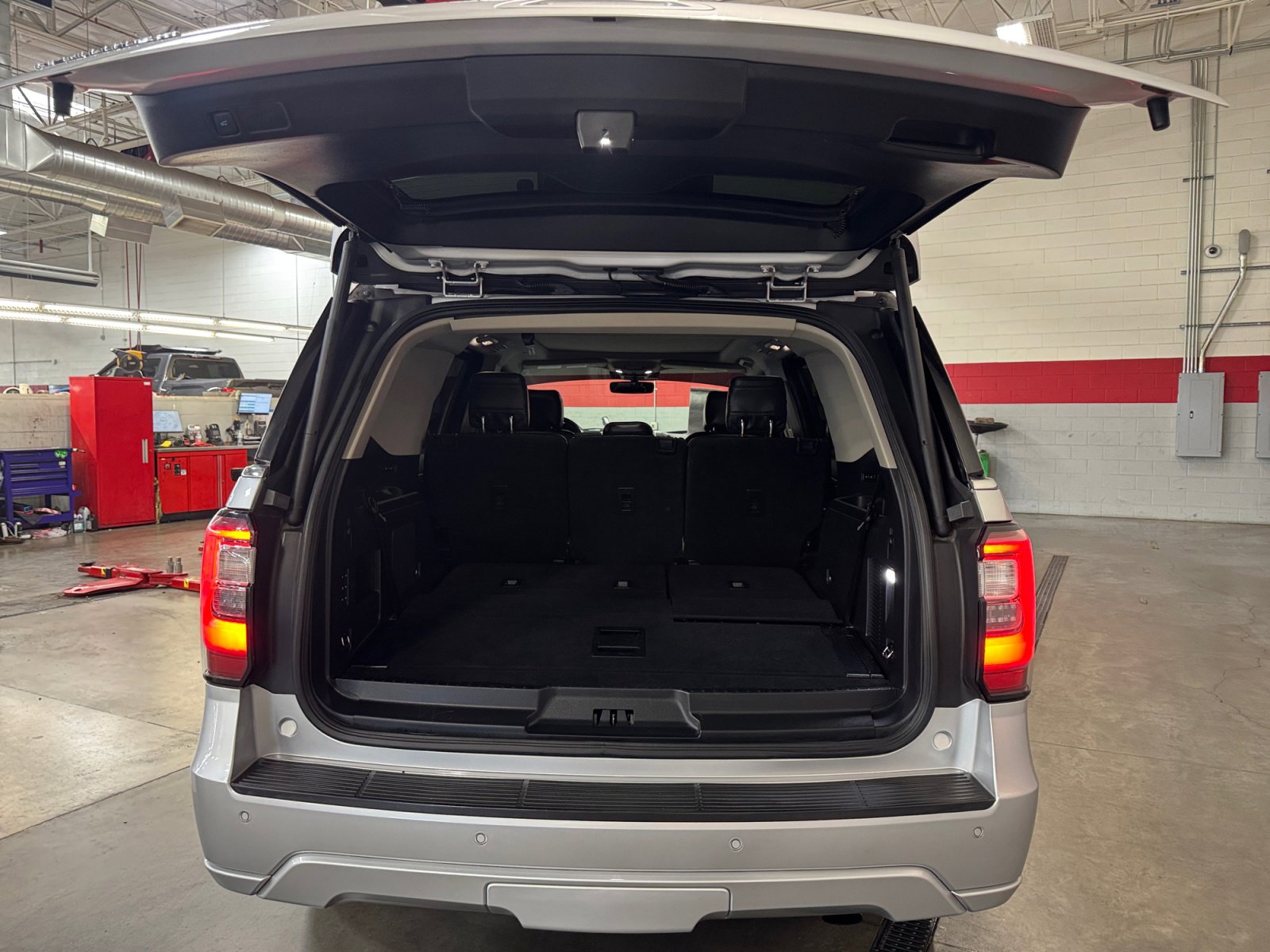 Used 2019 Ford Expedition Platinum image 34