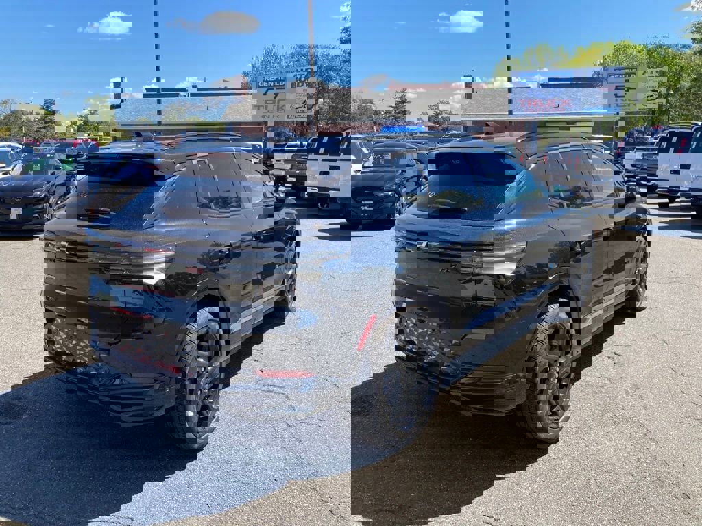 New 2025 Chevrolet Equinox EV RS w/ Convenience Package II image 7