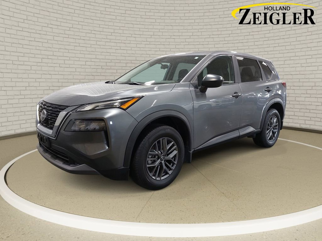 Used 2023 Nissan Rogue S image 1
