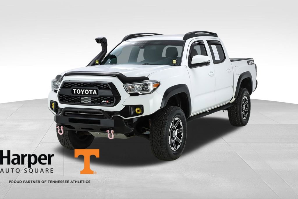 Used 2018 Toyota Tacoma TRD Off-Road image 1