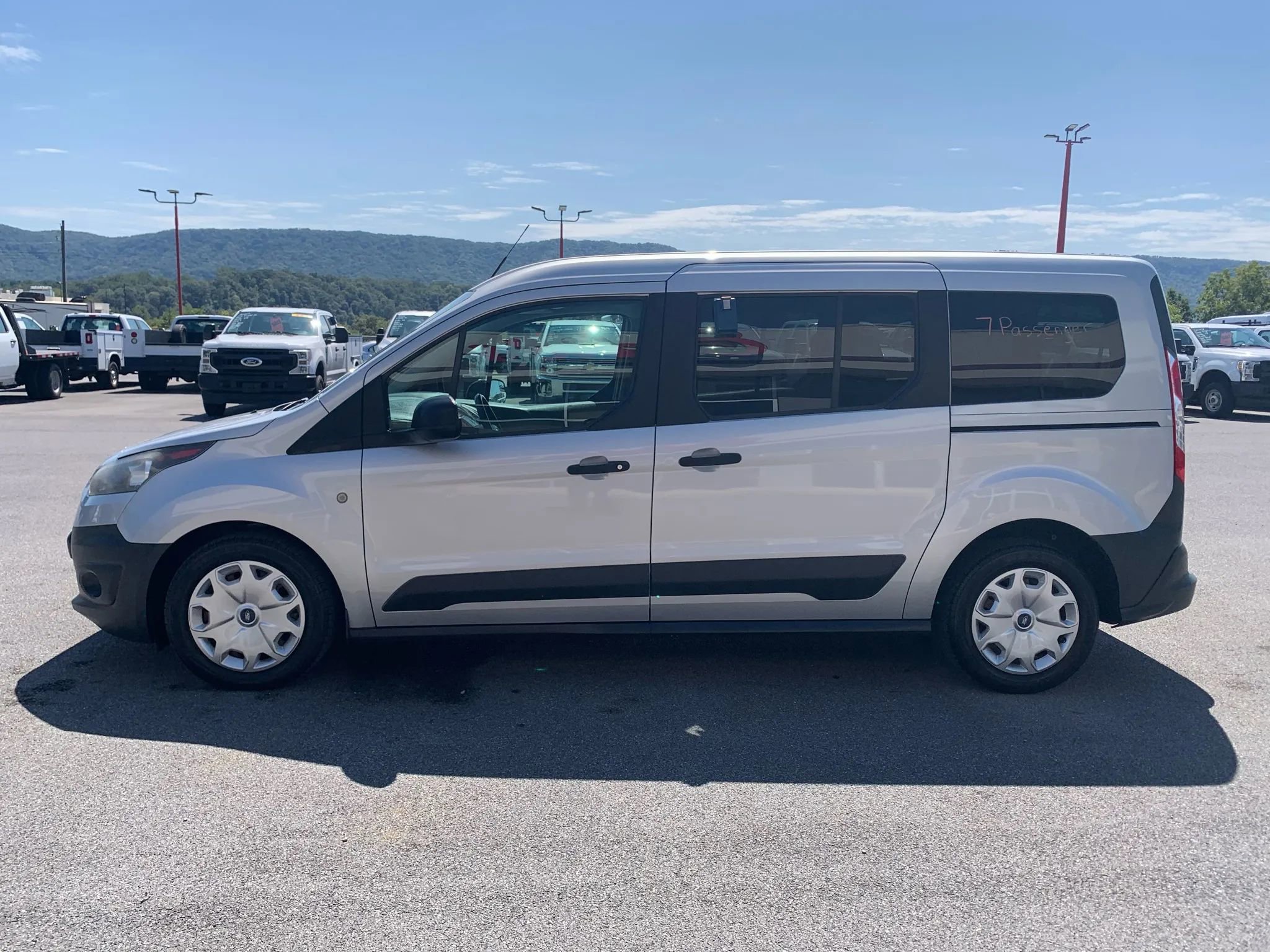 Used 2016 Ford Transit Connect XL image 5