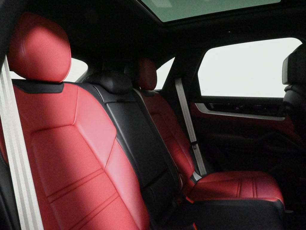 Used 2026 Porsche Cayenne S AWD/4WD image 42