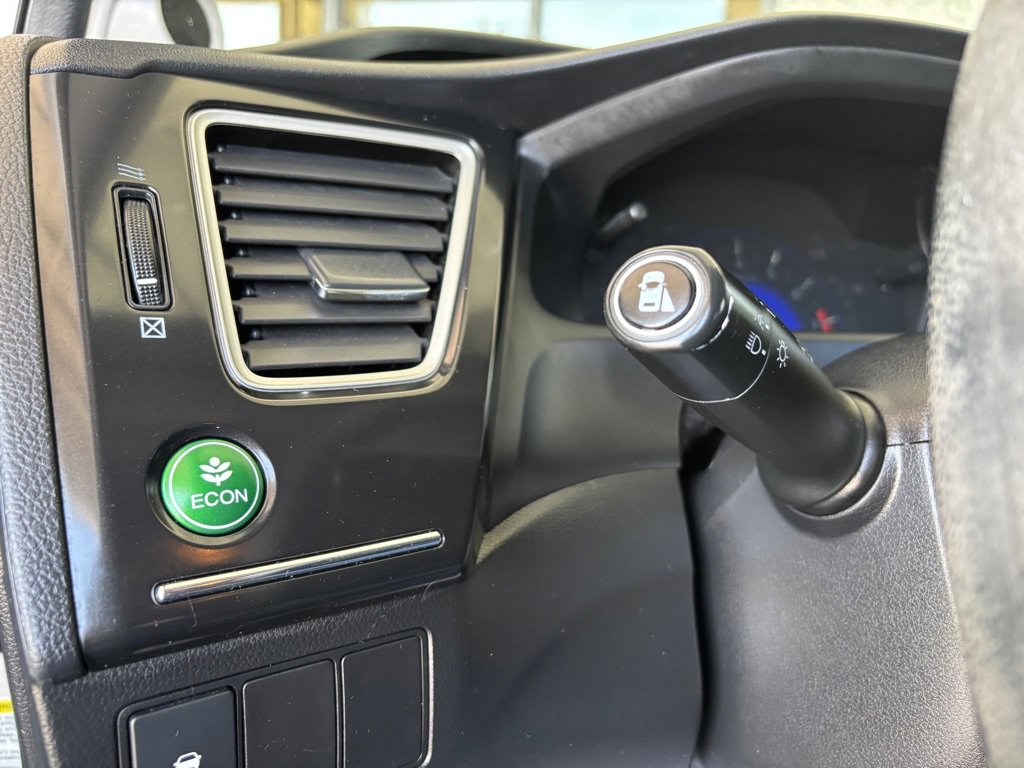 Used 2015 Honda Civic SE image 16