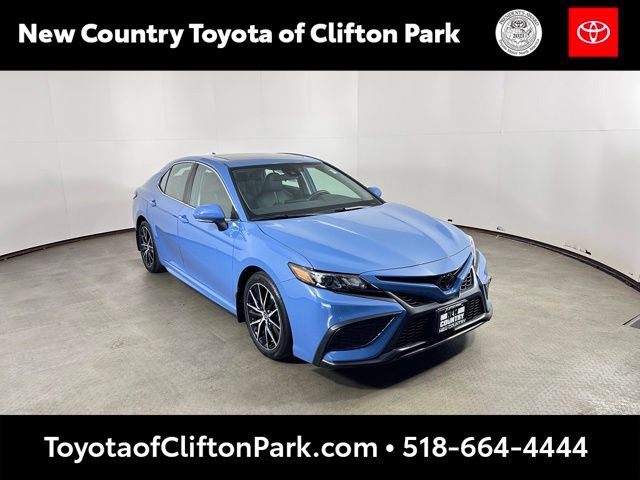 Used 2023 Toyota Camry SE w/ Cold Weather Package