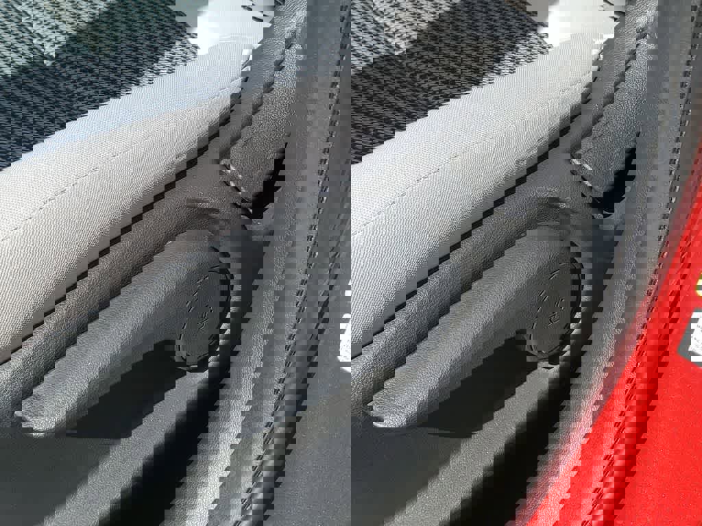 Used 2022 Hyundai Kona SE image 18