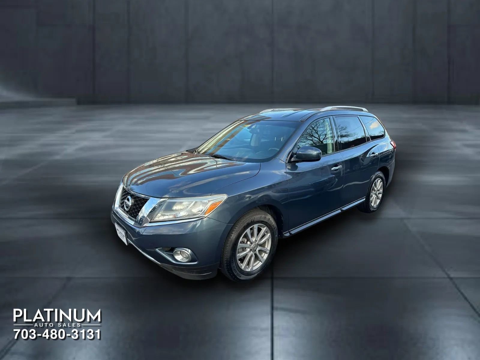 Used 2015 Nissan Pathfinder SV FWD image 5