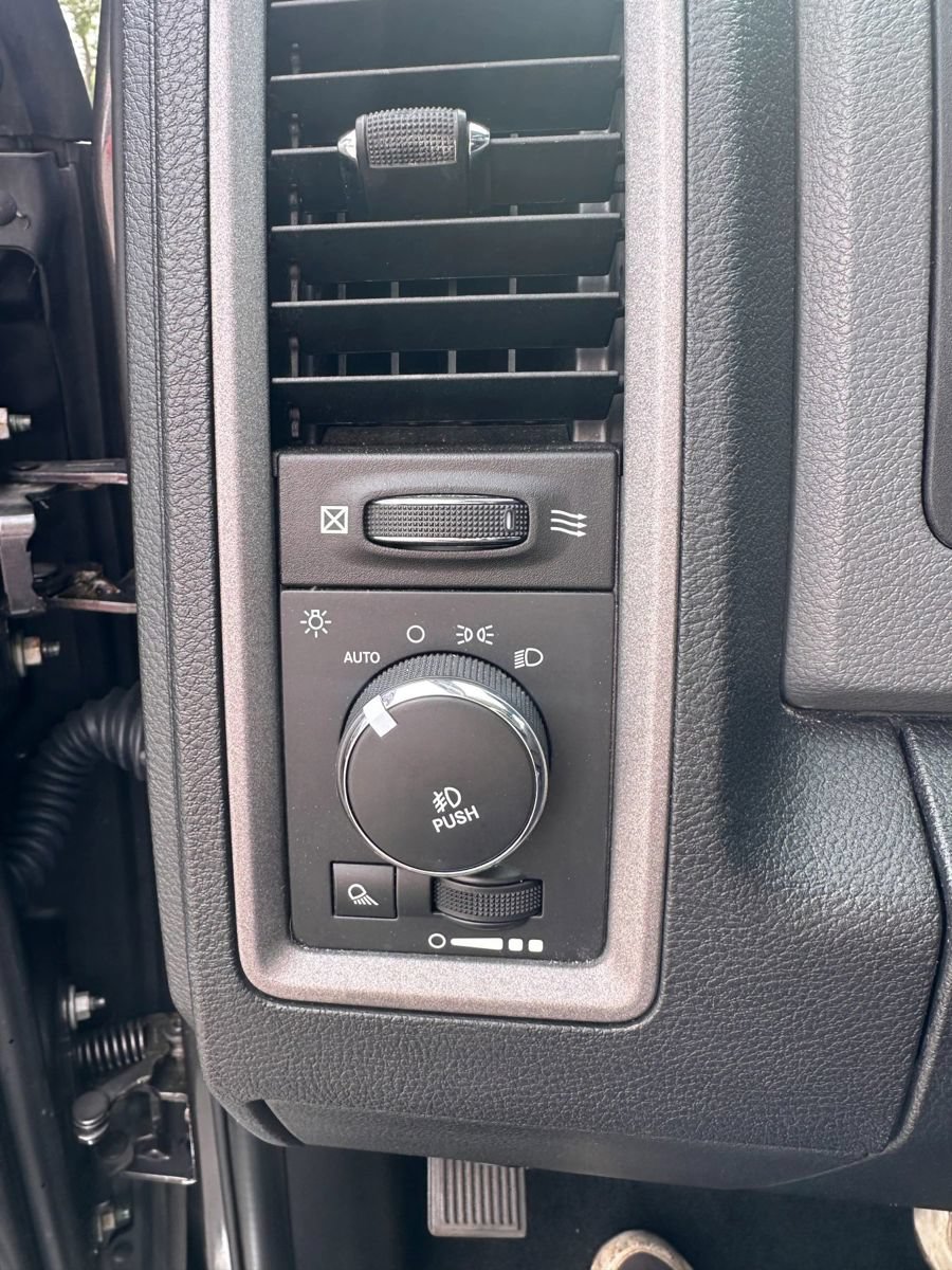 Used 2016 RAM 1500 Express w/ Popular Equipment Group AWD/4WD image 33