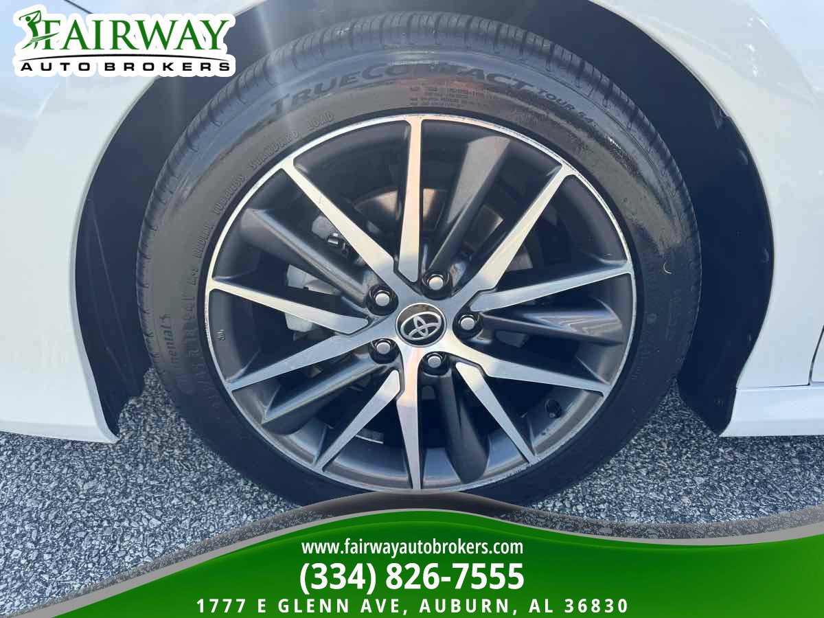 Used 2022 Toyota Camry XLE FWD image 31