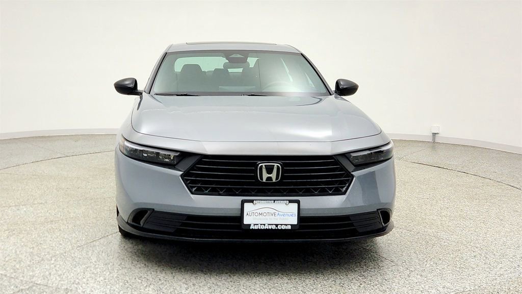 Used 2025 Honda Accord Sport image 2