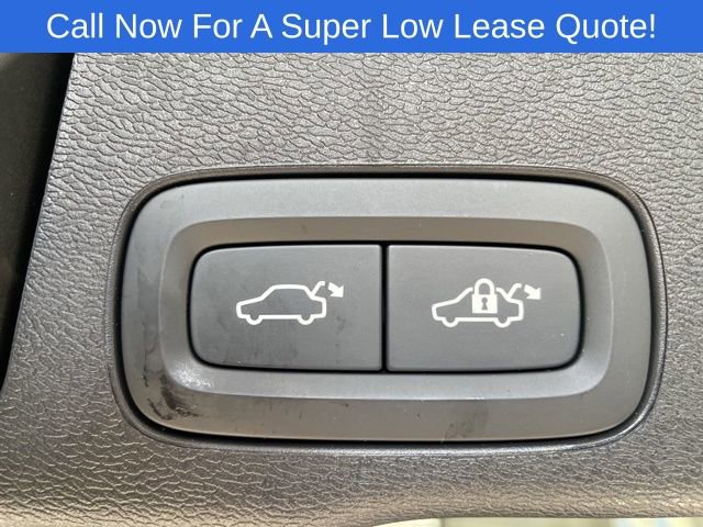 Used 2026 Volvo XC60 B5 Plus w/ Climate Package image 8
