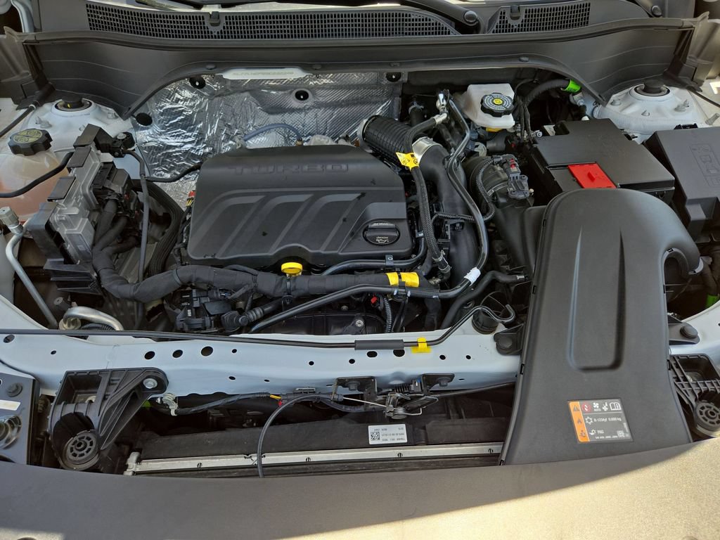 Used 2025 Chevrolet Trax LT w/ LT Convenience Package FWD image 33
