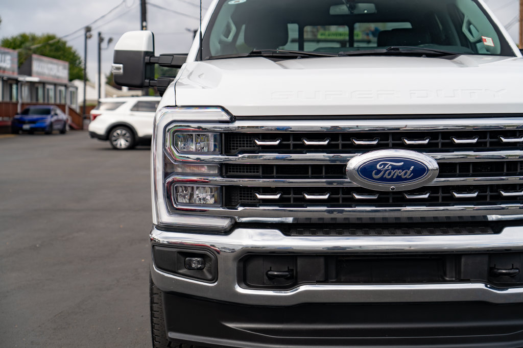 Used 2023 Ford F250 Lariat w/ FX4 Off-Road Package AWD/4WD image 5
