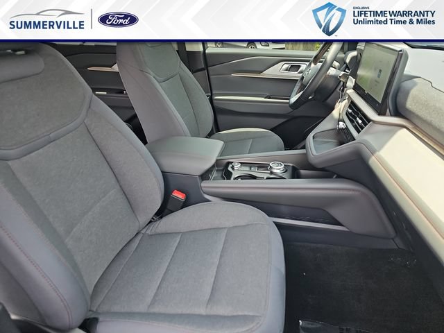 New 2026 Ford Explorer Active RWD image 12