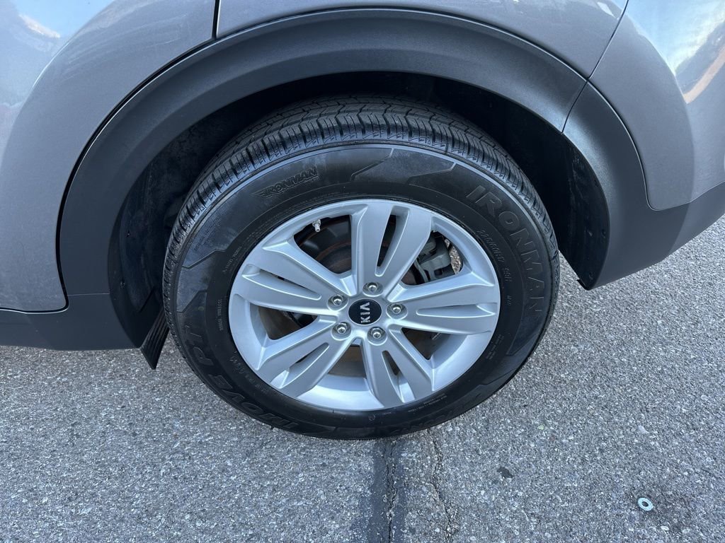 Used 2018 Kia Sportage LX w/ LX Popular Package image 12
