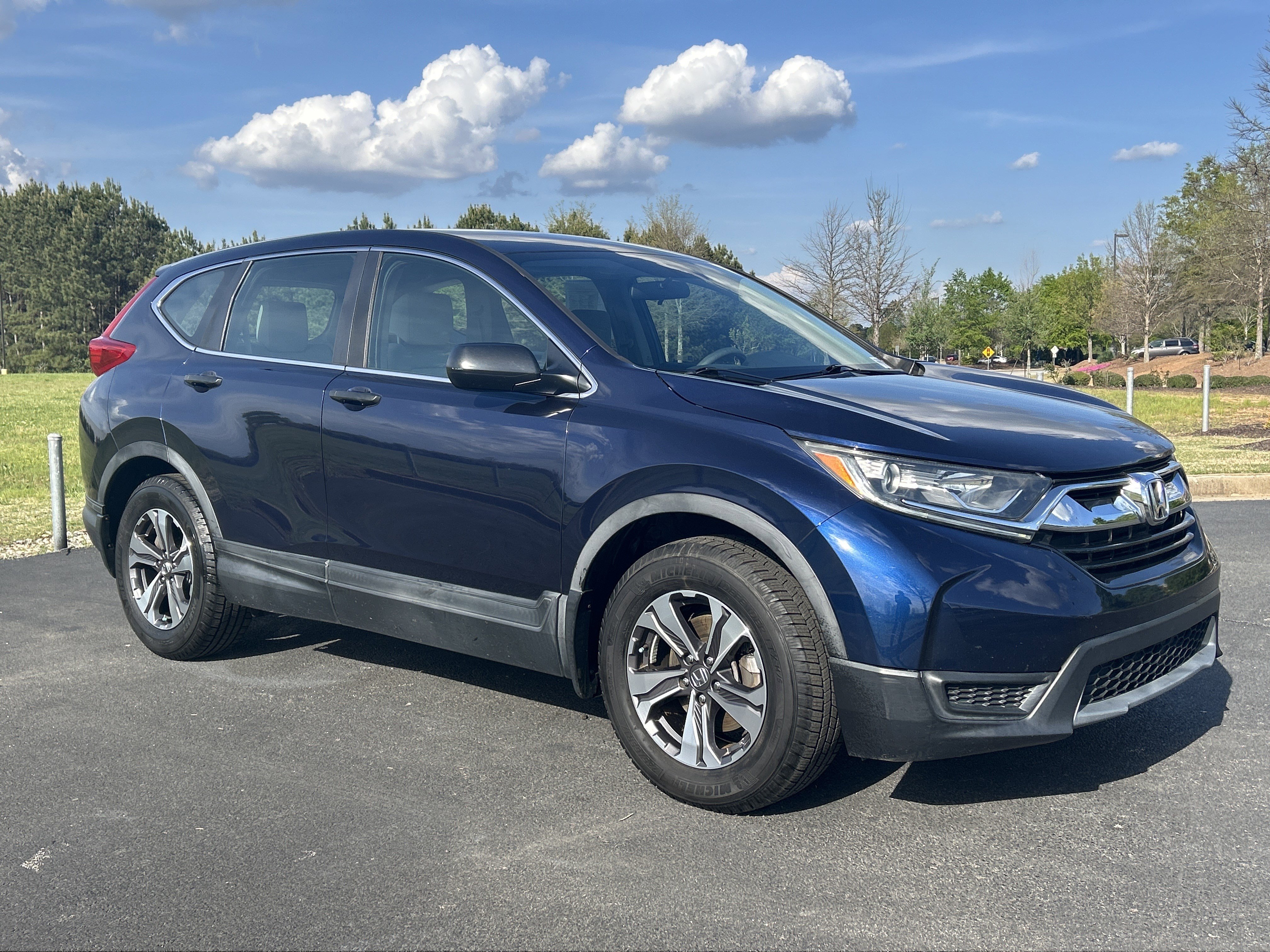 Used 2017 Honda CR-V LX image 2