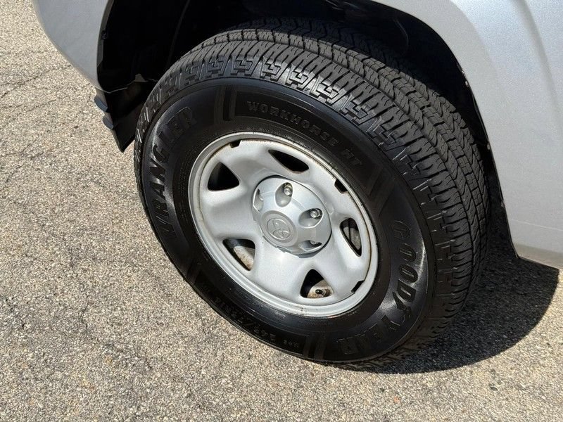 Used 2019 Toyota Tacoma SR AWD/4WD image 10