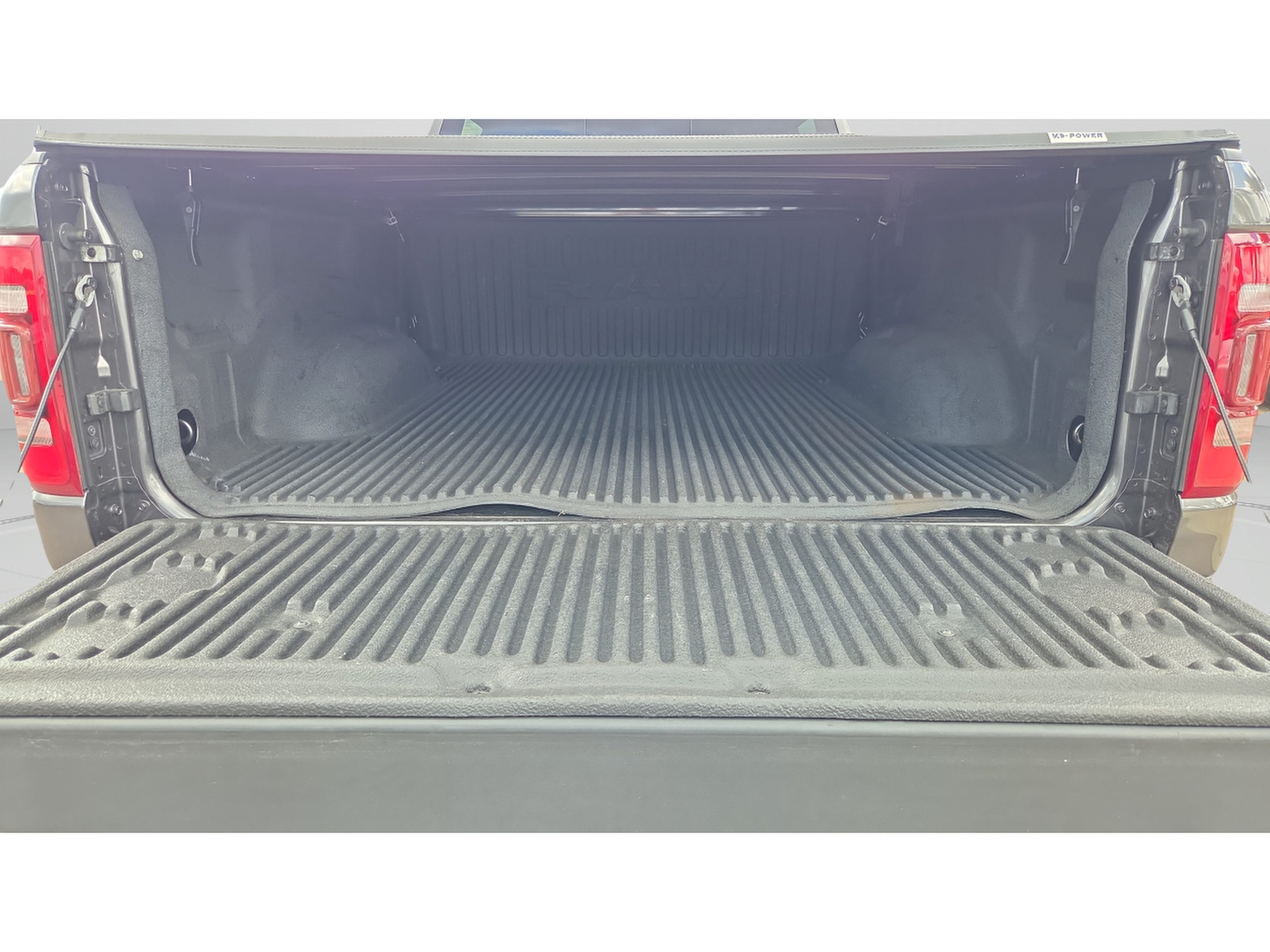 Used 2023 RAM 1500 Laramie AWD/4WD image 9
