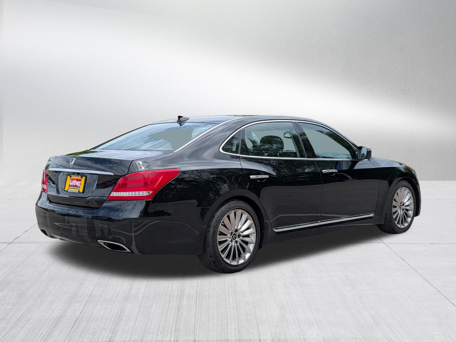 Used 2014 Hyundai Equus Signature RWD image 7