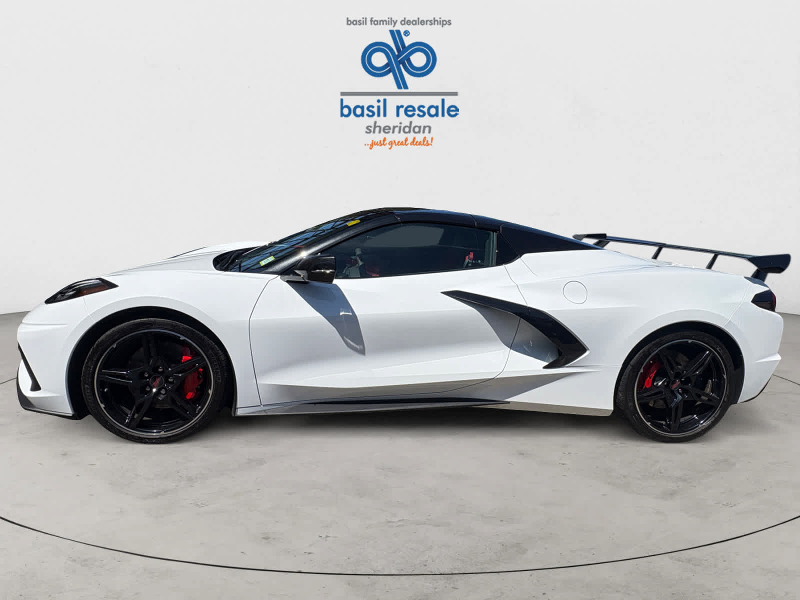 Used 2022 Chevrolet Corvette Stingray Premium Conv w/ Z51 Performance Package RWD image 3