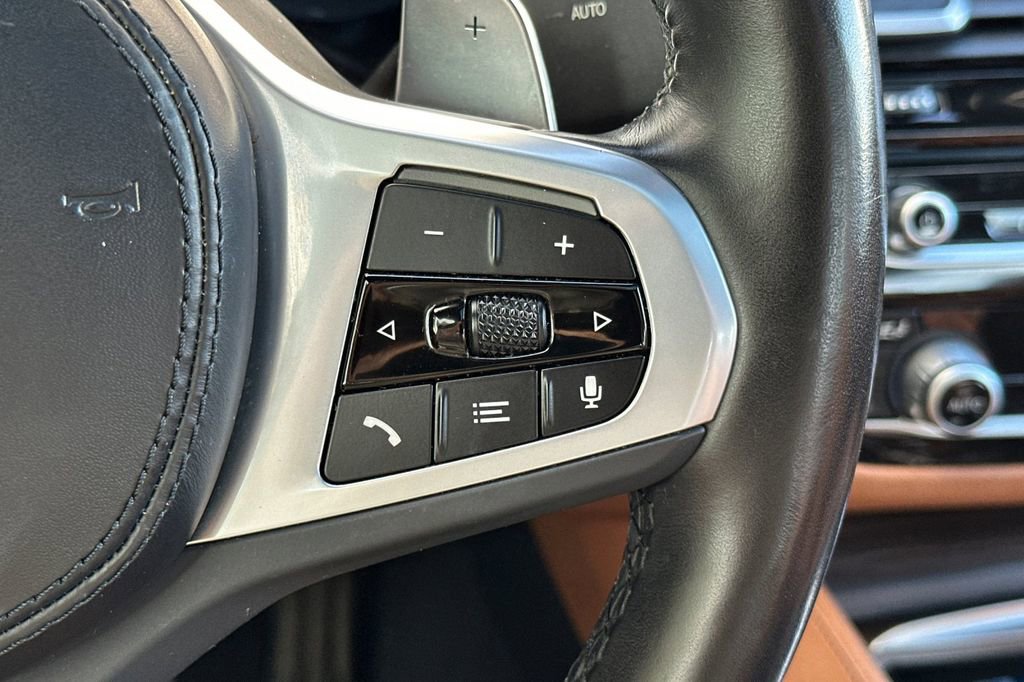 Used 2023 BMW 530e w/ M Sport Package image 28