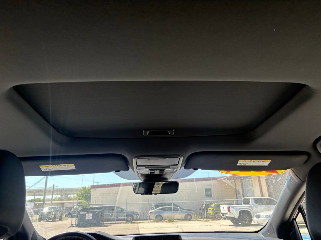 Used 2024 Honda Odyssey Sport image 32