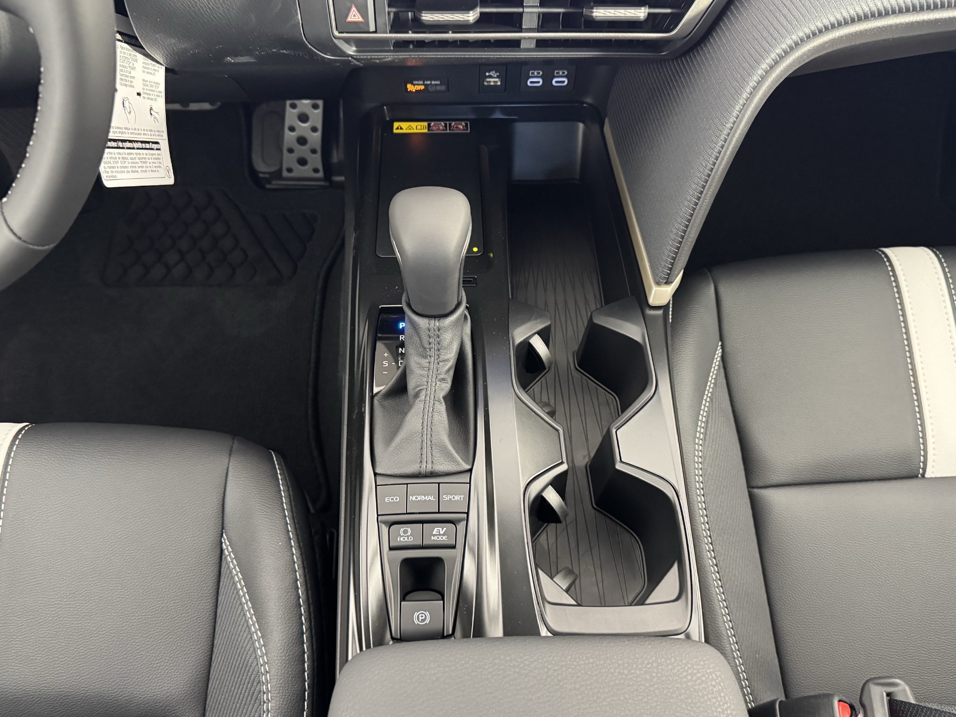 New 2026 Toyota Camry SE w/ Convenience Package FWD image 9