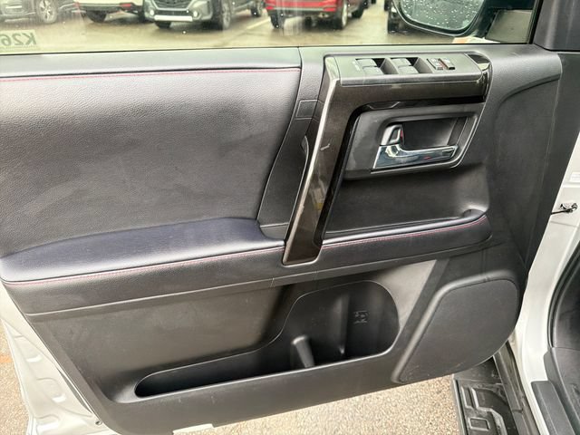 Used 2022 Toyota 4Runner TRD Off-Road Premium AWD/4WD image 16