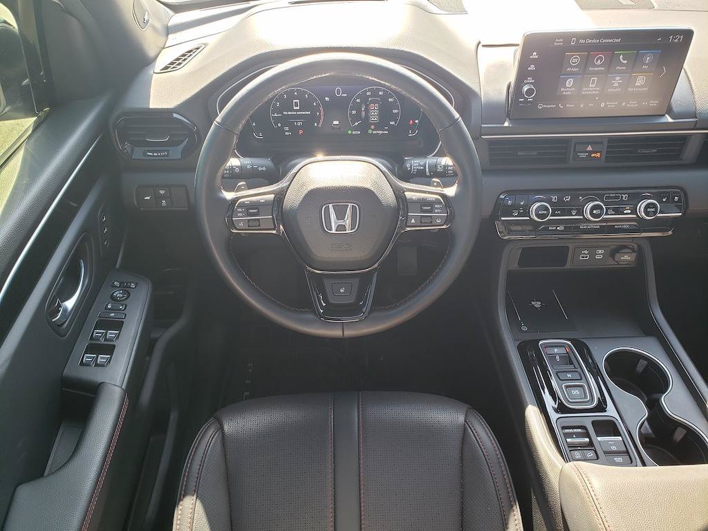 Used 2025 Honda Pilot Black Edition image 13