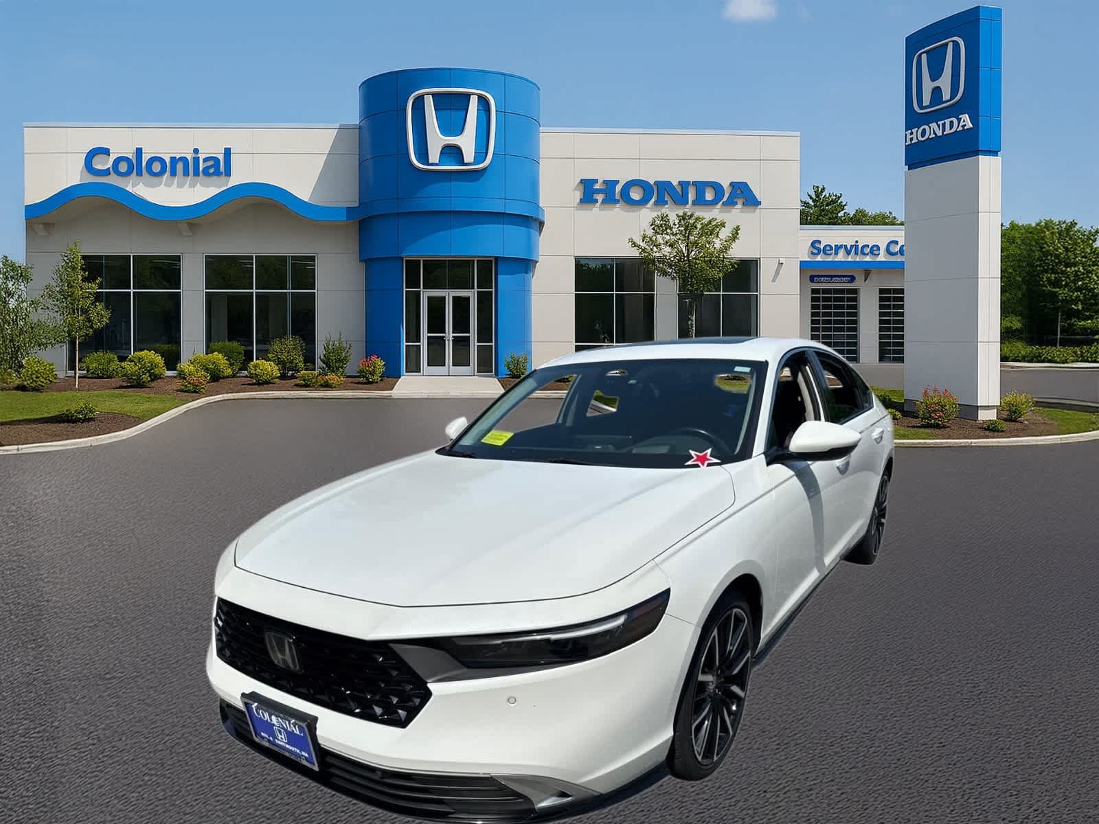 Used 2023 Honda Accord Touring image 2