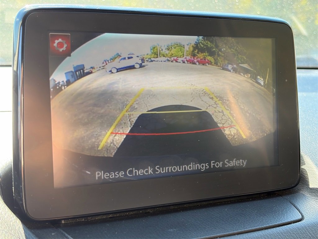 Used 2019 Toyota Yaris L image 21