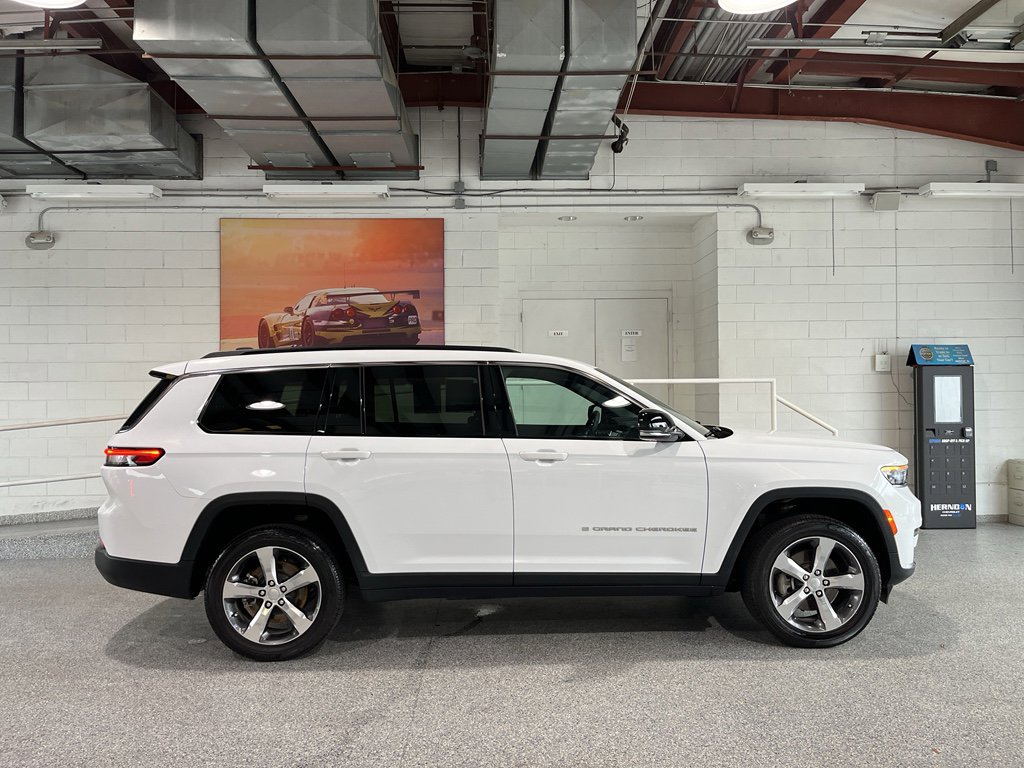 Used 2025 Jeep Grand Cherokee L Limited w/ Trailer Tow Package image 12