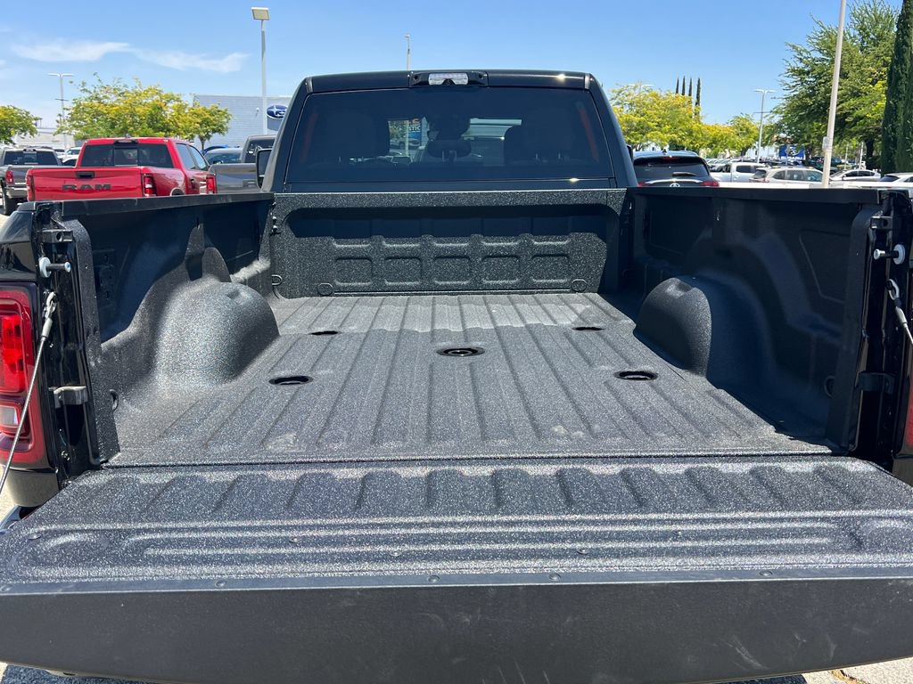 New 2026 RAM 3500 Big Horn AWD/4WD image 17