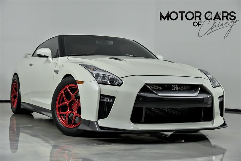 Used 2019 Nissan GT-R Premium AWD/4WD image 1
