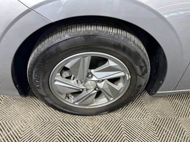 Used 2024 Hyundai Elantra SE image 10